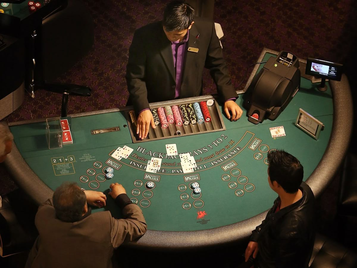 Ultra Casino کیسینو میں پوکر گیمز